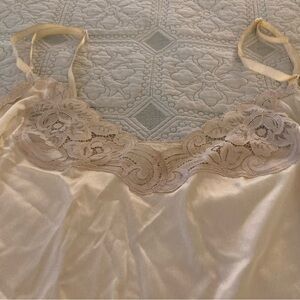 Vintage Vanity Fair Camisole Sz 40 Adjustable Straps Lace Accent Great Shape